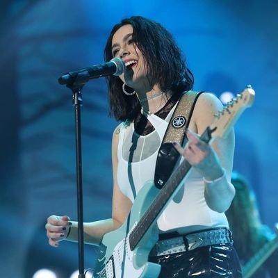 wh0isr4quel's profile picture. 💕🍒💋💫🌙🌳☁️🔮🎸🎧