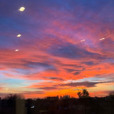 HeyItsJo20's profile picture. Ravenclaw • 🤓