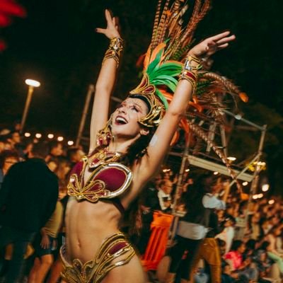 MaluuMerli's profile picture. La vida siempre es más linda con brillos y plumas