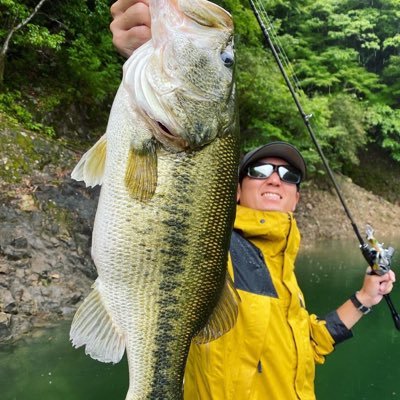 『バス釣りにハマった男の物語』本気の釣り小僧です🎣 ⠀ ⠀ 魚釣りというものを通じて人々が笑顔になれたり、感動したり、本物のエンタメを追求していきたいと思っております。『夢は叶えるもの』を目標に‼️よろしくお願いします😄