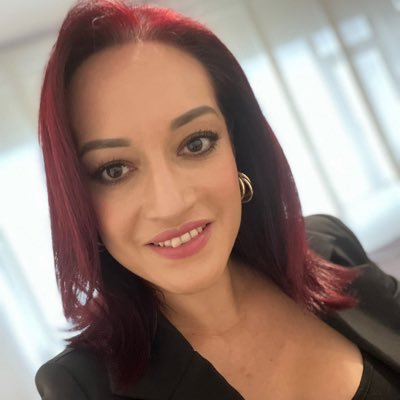 Periodista y comunicadora social. Feminista. Apasionada de la política.