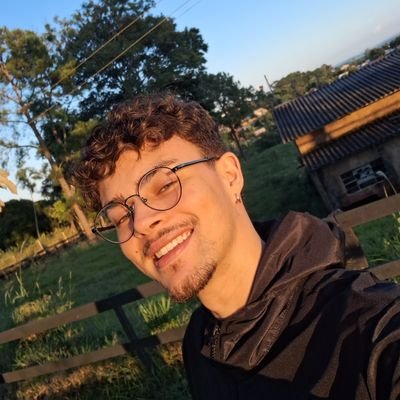 • Eng. de Computação - UTFPR
insta @pedro_reis06
