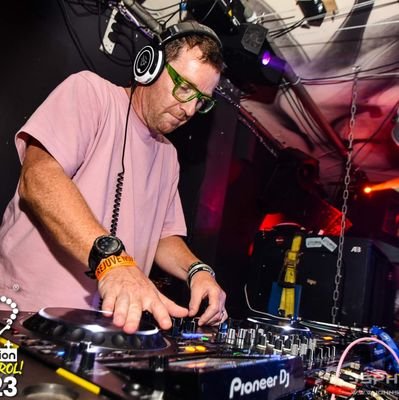 DJ since '89 | Old Skool - Rave - Breakbeat - House | @Rejuves Resident DJ 💚🎵🔊