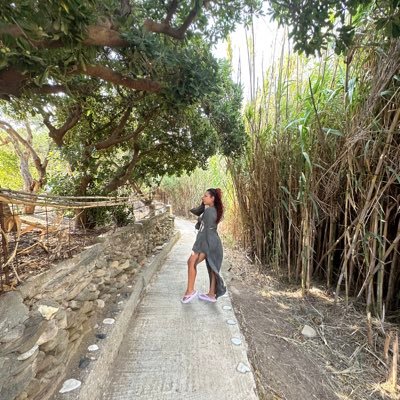 Xristina_Paulou's profile picture. Είναι στο χέρι σου να βρεις την ομορφιά ανάμεσα στις άσχημες μέρες...🌹