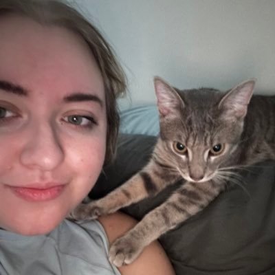 izzyholly3's profile picture. i'm back