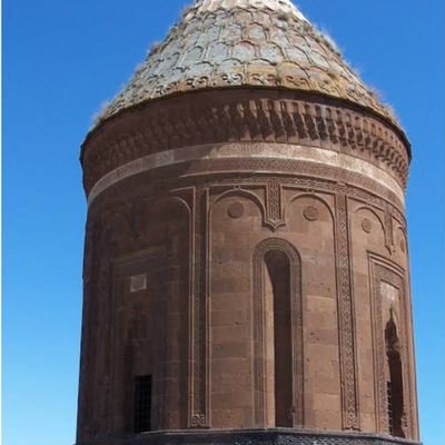 Bitlis sevdalisi 
Memleketine ihanet etmeyenlerin yanında duran bir insan 
memleketini seven bir insan