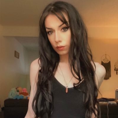 20 something year old transsexual female 🦋 OF: tsalliemayne