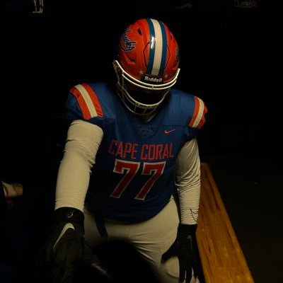 Sophomore at Cape Coral high school | 6’1 | BW 290 | Max Bench 325 | Max Squat 405 | C/O 2026 | Center/Defensive tackle |