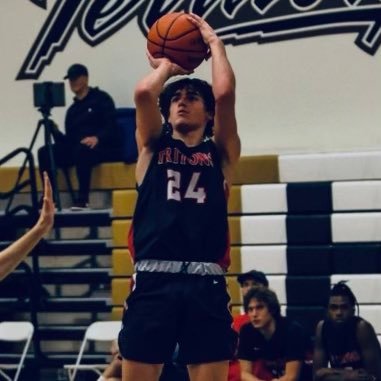 San Clemente High School Varsity | 6’4 | 190| SG | Kings BB Club| 16 Years Old