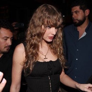 #TAYLOR: WAS IT OVER WHEN HE UNBUTTONED MY BLOUSE?