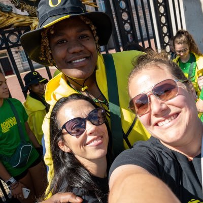 Director of Operations and photographer for @OregonWBB #GoDucks