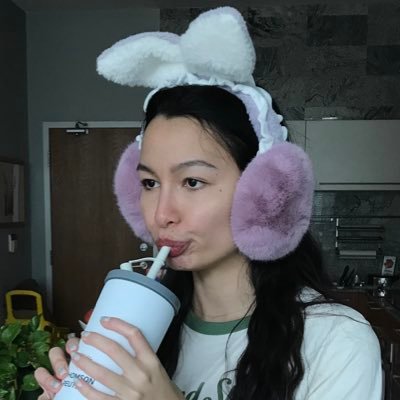 LiaAliAna's profile picture. Dancer, food enthusiast, undercover diva, will plié for pizza, not miserable that's just my face 🇯🇲