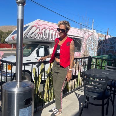 LousseLove's profile picture. Living and trying to figure shit out. Gen X Free Woman Explorer Artist Rollerskater