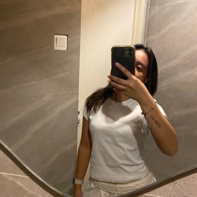 beystiee's profile picture. down