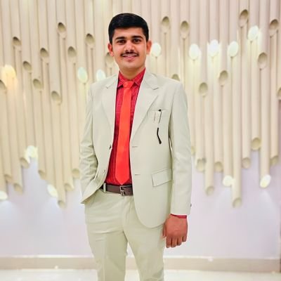 SureshS11930258's profile picture. 🎀मैं जिस रेस में लगा हुआ हूँ उसके परिणाम से कोई तो खुश होगा अगर जीता तो घर वाले खुश और अगर हारा तो पड़ोसी खुश । इसलिए ख़ुशियाँ बाँटने में लगा हुआ हूँ ॥ ✌️