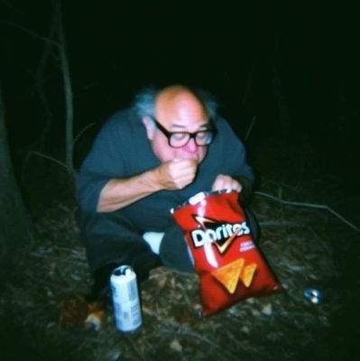 JohnnyJ25672418's profile picture. 🍄