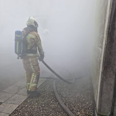 🌞🌞.werkt met staal🏗👷‍♂️🏭. 
aspirant- stagiair👨‍🚒
Grote passie voor hulpverlening, 🚒🚑. nog altijd de leukste thuis en daarbuiten🤣🤣🤣
🚶‍♂️🚴‍♂️