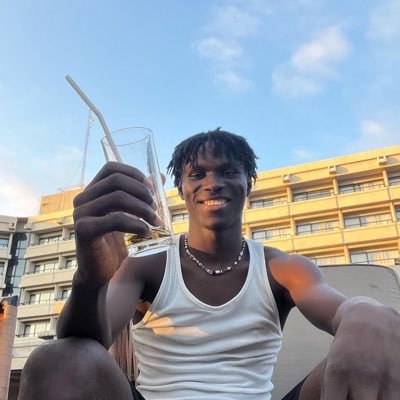 Alhamdulillah always | I'm aLazyPoet| Gari ova shawarma| LM8🐐l I'm not my tweets| A Culer | 🐐’ Ed |