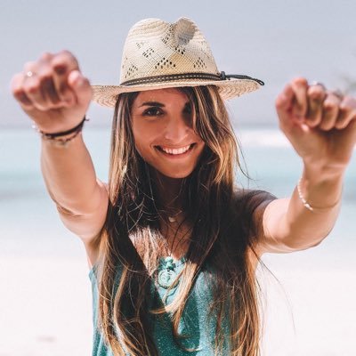 Je crée du contenu et partage mes voyages depuis un tour du monde en dos 🎒#voyageuse #blogvoyage 🌴 Sur Instagram : @loiseaurose