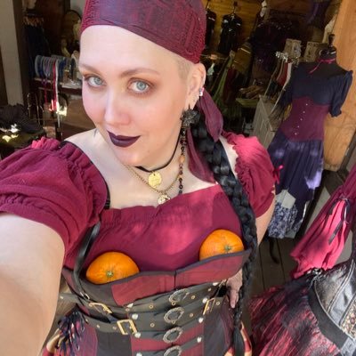 Female Artist, Passionate about what Crypto SHOULD be, FORMER Show Host with @POAPxyz, @POAPathon. @banklessDAO OG. Currently, full-time Renaissance Faire life