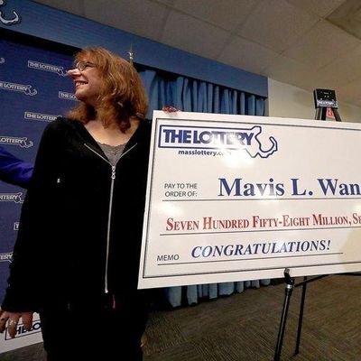 I'm Mavis wanczyk the powerball lottery winner of $758million and I'm here giving out $10000 to my first 5k followers love you all 🩷