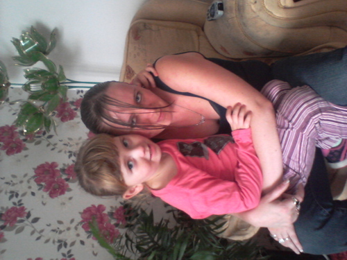 hey guys im natalie and i love to have a laugh x im really chilled out and im a gd parson x.