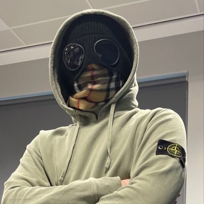 rofikfatkur's profile picture. hidup itu rumit kalo sederhana namanya rumah makan.