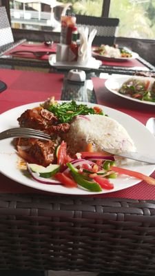 gemini_yah's profile picture. A lover of people and life and happiness