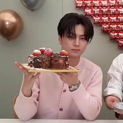 lilmxmffs's profile picture. real! hot, sexy, and funny wife of some kpop idols