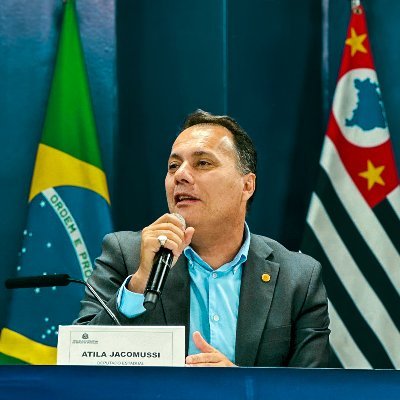 Deputado Estadual, ex-prefeito de Mauá (2017-2021), empreendedor público e apaixonado por gente.