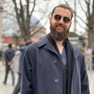 Podcaster. Namıdiğer Agâh Bey. 

https://t.co/IBDOhzix2C