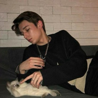 LucyHarringtoA0's profile picture. 