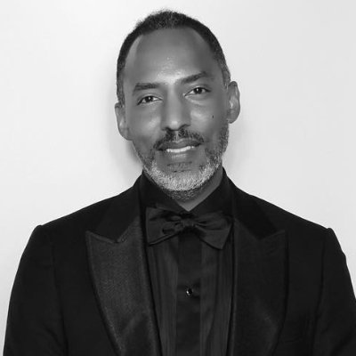 Unapologetically Black, gay and nerdy comms guy ✌🏾 Current: Global PR Lead @Diablo / Previously: @Netflix