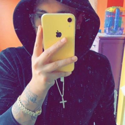 yourluverjune's profile picture. 99’
🐂
6’1
♑️