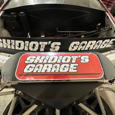 skidiotsgarage's profile picture. 