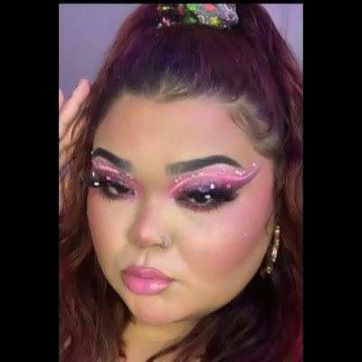Self taught MUA💄 | Beauty content creator PR/Collabs 📧adrianaxoxomua@gmail.com