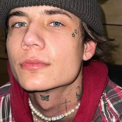 Crazygirllhere's profile picture. - for my favs