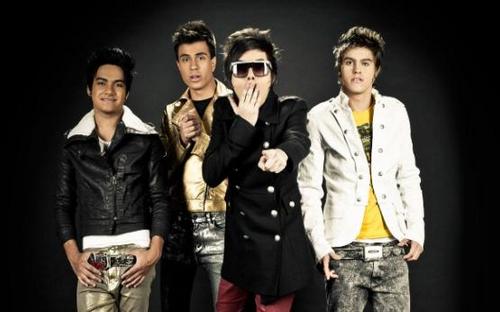 O ar que eo respiro a luz dos meus dias,o som que eu escuto a razão q me faz viver a cada dia *-* ♥ PRA QUEM SE REVOLTA COM AS INJUSTIÇAS ' Since:01\11