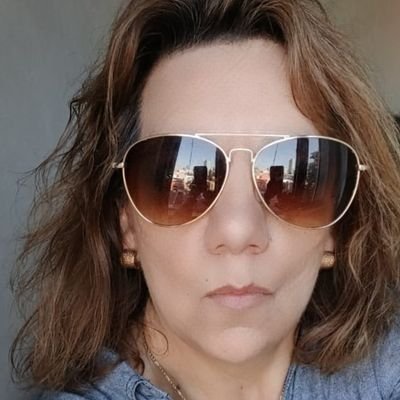 Oposición 💯💗 Directora creativa en https://t.co/xhncfWoJww madre a toda madre y sueño güajiro de mi esposo. 🩶🍾🍷☕️