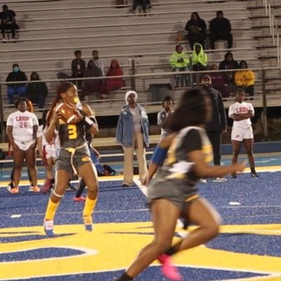 5’7 SG WR,CB,LB,QB ,155lbs Student Athlete 🚀⭐️ Co’24 RHS💛💙3.4 gpa #3 email - chanelkilpatrick4@icloud.com Instagram- @hbk_n3llll contact-8505590144