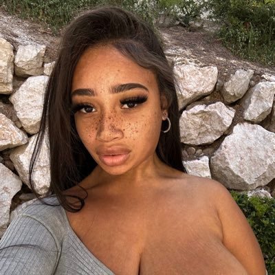 clairehunn45221's profile picture. acc hacked @300k 😮‍💨