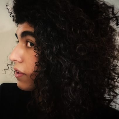 kernbijou's profile picture. Love drawing and math.