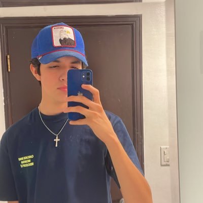 diego_aldaco19's profile picture. corazón azulcrema