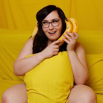 WEBSITE: lilyleou . com 🌼 This page is for all my reels from Insta @ llilyleougoesbananas 🌼 all about positivity and weirdness 🌼