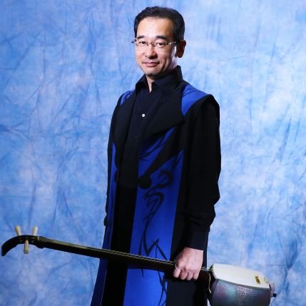 三絃と箏の演奏及び邦楽の作曲をしています。簡単過ぎず、難し過ぎずをモットーに楽しい曲、そしてたまには作物調で楽しく歌える曲も作っております。
もちろん、尺八の入ったアンサンブル曲が多いです。
『菊重曲』一度お試し下さいませ!