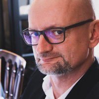 Maciej75004143's profile picture. Miłośnik muzyki, płyt winylowych, książek pachnących, jazdy na rowerze i parowozów. Towarzysz życia Anetki i tata Antosia.