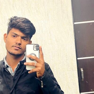 VIIIISHHHHAALLL's profile picture. 🌟 Full Stack Developer || Java Aficionodo || MERN Stack Developer || Farmer 🏕💫 || Student at IPS Academy