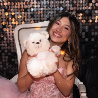 chiaraisover's profile picture. aca bardeo sin censura con nombre y apellido.