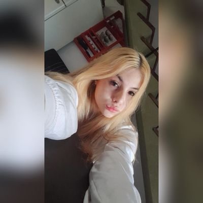 lulezcano_06's profile picture. ✨smile is the best answer✨
      IG: _lulezcano   ariana♈