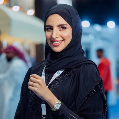 الحياة نعمة من الله نحمده ونشكره عليها ، نهتم بمن يهتم بنا ونعمل الافضل والاصح لنا دوماً وليس يوماً